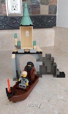 LEGO 2001 Harry Potter 4709 Hogwarts Castle Near Complete Set (Missing 2 Pieces)