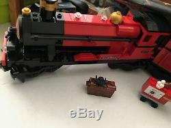 LEGO Harry Potter Hogwarts Express Complete withfigures. Set #4841 Retired 2010