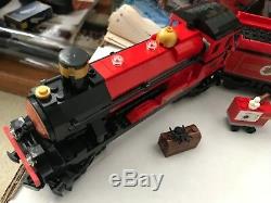 LEGO Harry Potter Hogwarts Express Complete withfigures. Set #4841 Retired 2010