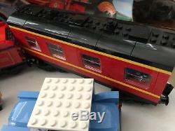 LEGO Harry Potter Hogwarts Express Complete withfigures. Set #4841 Retired 2010