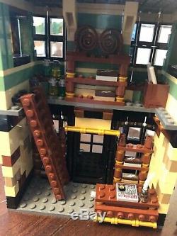 Lego Harry Potter Diagon Alley Set # 10217 99% complete