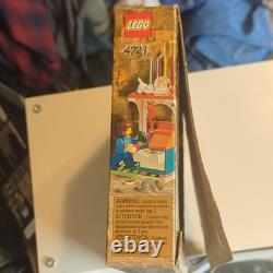 Lego Harry Potter Diagon Alley Shops 4723 Year 2001 100% Complete Open Box