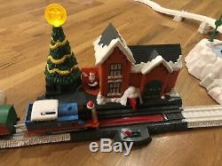 Rare Thomas the Train Thomas Christmas Delivery Trackmaster Complete Set 2011