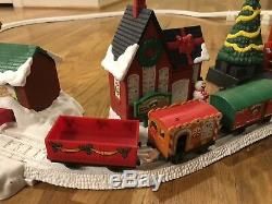 Rare Thomas the Train Thomas Christmas Delivery Trackmaster Complete Set 2011