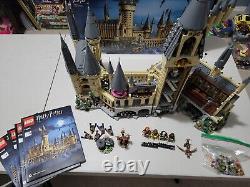 Château de Poudlard LEGO Harry Potter 71043 complet avec boîte, manuels, figurines