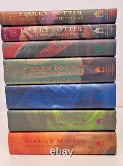 ENSEMBLE COMPLET DE LIVRES HARRY POTTER EN RELIURE CARTONNÉE, TOMES 1 À 7, PREMIÈRES ÉDITIONS, AVEC SOUS-RELIURES, TRÈS BON ÉTAT