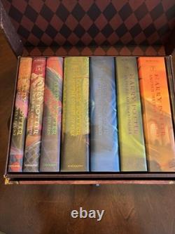 Édition Limitée de la Collection Complète en Reliure Rigide de Harry Potter - Coffre des Livres 1 à 7