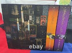 Ensemble De Boîtes Harry Potter La Collection Complète L'une Des Edges Imprimées D'un Pind Spray