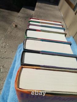 Ensemble complet Lot 7 Harry Potter HC/DJ Toutes les éditions américaines 1ère édition mentionnées Beau set