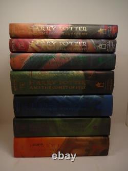 Ensemble complet de Harry Potter, livres 1 à 7, édition reliée, état excellent.