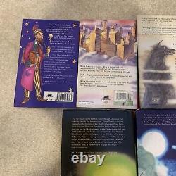 Ensemble complet de la série Harry Potter comprenant 9 livres de poche et couverture rigide, y compris Les Contes de Beedle le Barde.