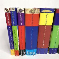Ensemble complet de livres Harry Potter 1-7 en couverture rigide avec jaquette par J.K. Rowling