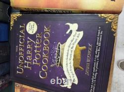 Ensemble complet de livres Harry Potter en couverture rigide 1-7 1ère édition + 3 livres supplémentaires + 2 bannières