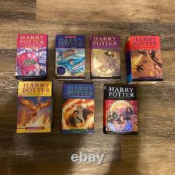 Ensemble complet de livres reliés Harry Potter Bloomsbury, tous les livres de 1 à 7.