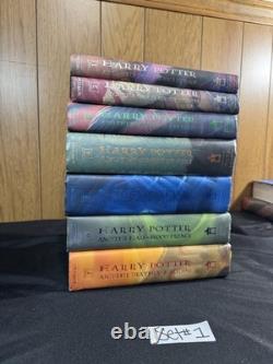 Ensemble complet en reliure rigide de Harry Potter 1ère édition américaine, certains sont des 1ères impressions