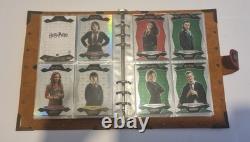 Ensemble de cartes de base complet Kakawow Phantom Harry Potter 2024 dans un classeur Gryffondor