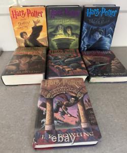 Ensemble de livres Harry Potter en édition reliée complète avec jaquette, lot 1-7, première édition américaine.