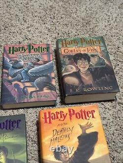 Ensemble de livres Harry Potter en édition reliée, ensemble complet 1-7 de J.K. Rowling en très bon état de conservation