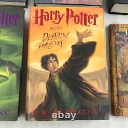 Ensemble de livres Harry Potter en édition reliée, ensemble complet 1-7 et Le Conte des Bardes, J.K. Rowling, en bon état