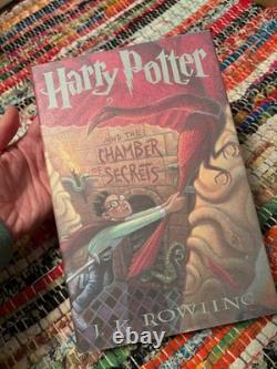 Ensemble de premières éditions en couverture rigide de Harry Potter 1-7 avec des impressions correspondantes de Beedle le Barde