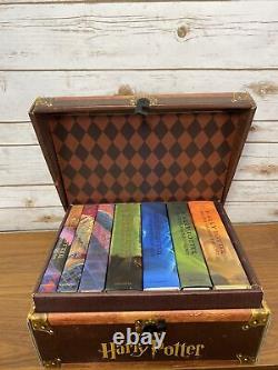Harry Potter 1-7 Livres De Couverture Rigide Ensemble Collectible Coffre Ensemble Complet Non Utilisé