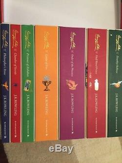 Harry Potter Coffret Broché Rouge Ensemble Complet Collection Signature Bloomsbury