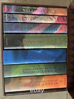 Harry Potter Couverture Rigide Complete Collection Boxed Set Books 1-7 In Chest / Trunk