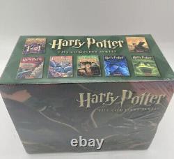 Harry Potter L'intégrale des 7 livres Brochés dans un coffret Scholastic à lire