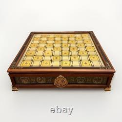 Harry Potter Noble Collection Ensemble d’échecs Quidditch des maisons de Poudlard complet