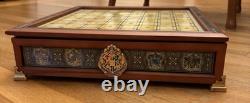 Harry Potter Noble Collection Ensemble d’échecs Quidditch des maisons de Poudlard complet