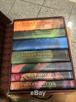 Harry Potter Relié Complete Set Collection Avec La Boîte-ouverte Boîte En Bois