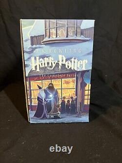 Harry Potter, série complète 1-7, édition spéciale Scholastic, ensemble en format broché, état très bon.