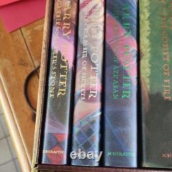 J. K. Rowling Harry Potter Coffret Scholastic Couverture rigide Coffre de collection Fantastique