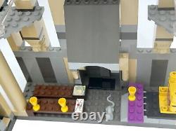 LEGO 4709 Château de Poudlard Harry Potter 100% Complet avec Toutes les Figurines & Manuel