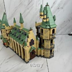 LEGO 4842 Harry Potter Château de Poudlard 99 % complet avec manuel