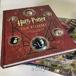 La série complète des livres Harry Potter en version reliée 1-7, illustrée par les volumes 1-4. À LIRE.