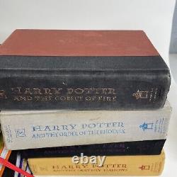 La série complète des livres Harry Potter en version reliée 1-7, illustrée par les volumes 1-4. À LIRE.