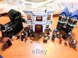 Lego 10217 Allée De Diagonale De Harry Potter Complète Avec Minifigs / Accessoires / Livres