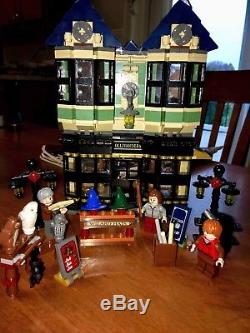 Lego 10217 Allée De Diagonale De Harry Potter Complète Avec Minifigs / Accessoires / Livres