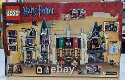 Lego Harry Potter 4842 Château De Hogwarts 1,290 Ensemble De Construction (boîte Endommagée)