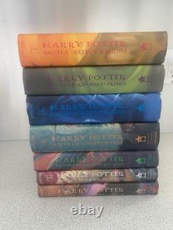 Lot complet Harry Potter 1-7 en reliure rigide avec jaquettes, toutes premières éditions américaines