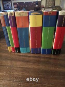 Lot de 7 livres Harry Potter, édition reliée Bloomsbury Raincoast canadienne avec jaquette de protection